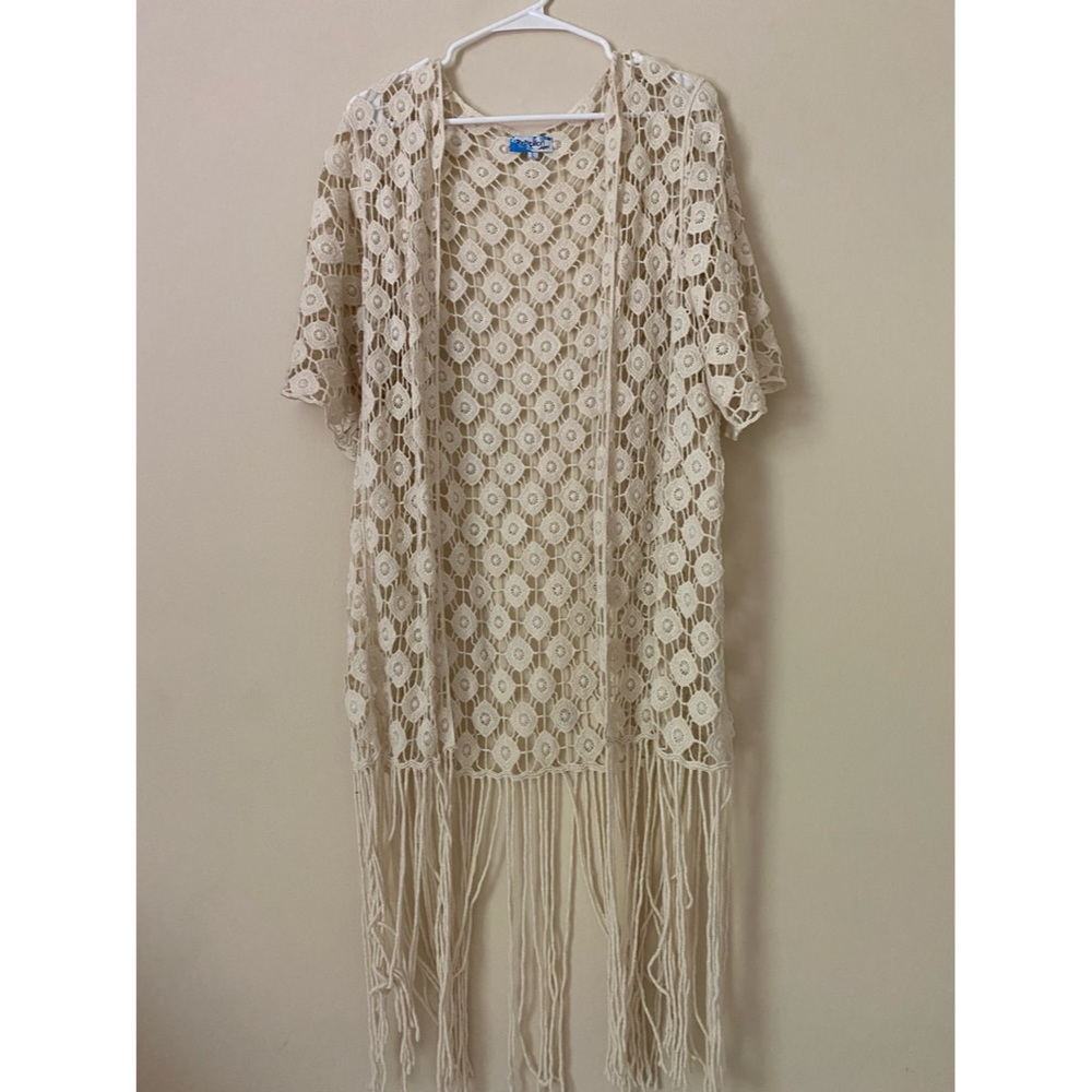 Fun light summer shawl. Size large.